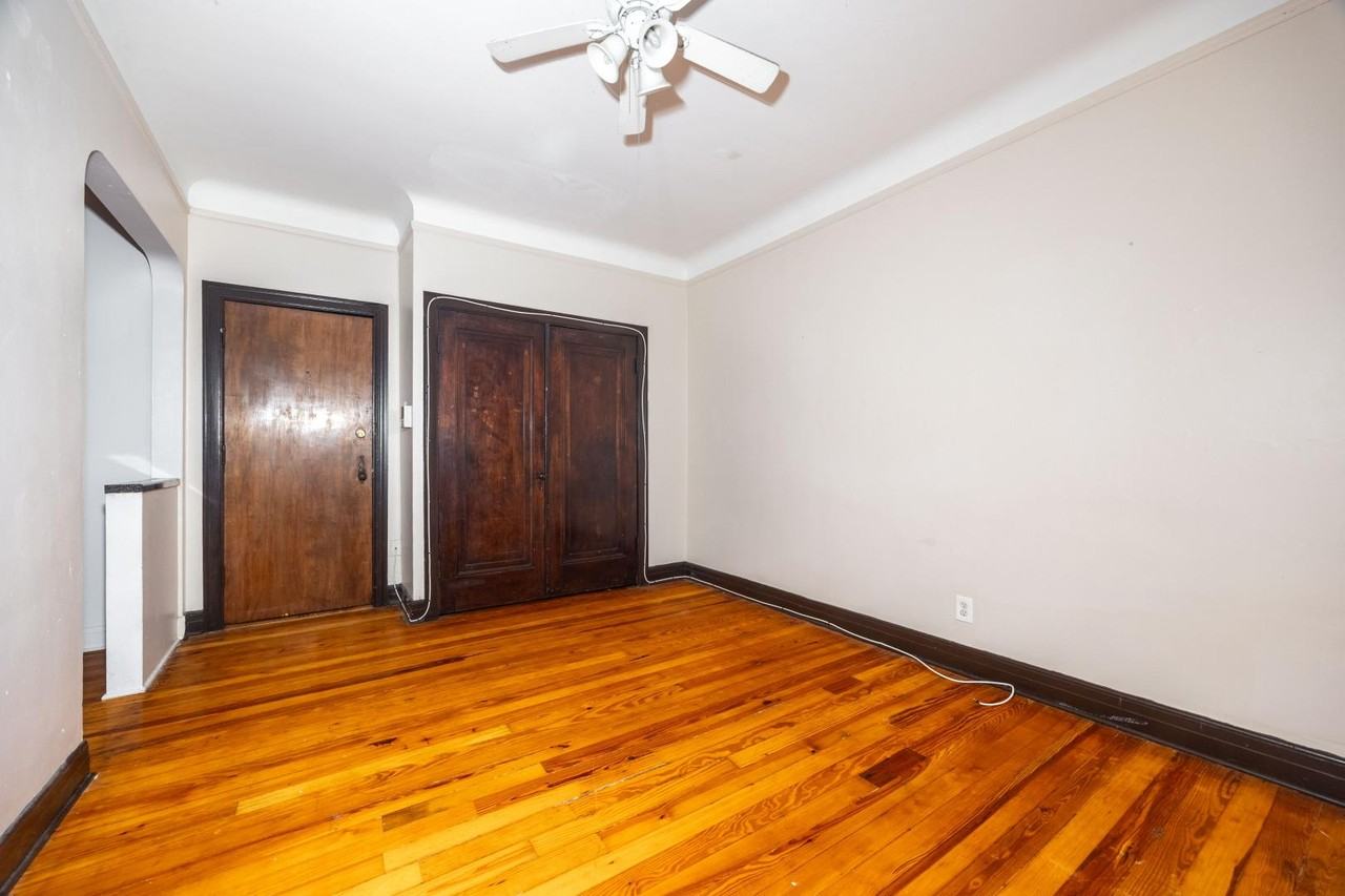 948 W Cuyler Ave #209 - Photo 5 of 14