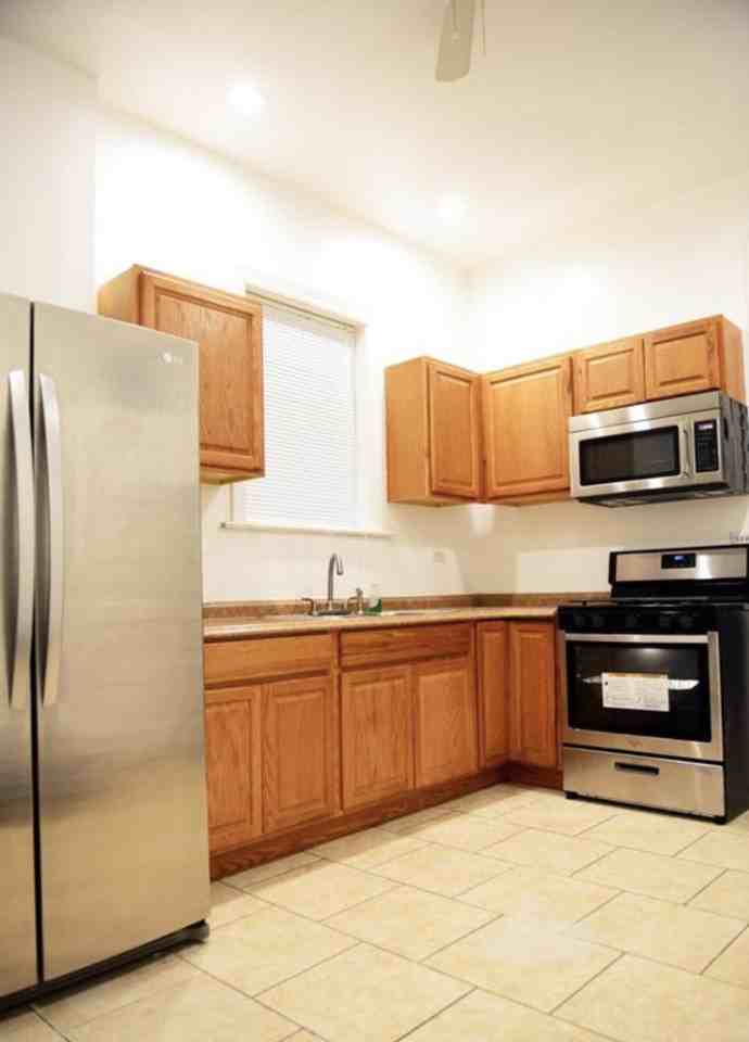 4734 S Prairie Ave #1 - Photo 2 of 9