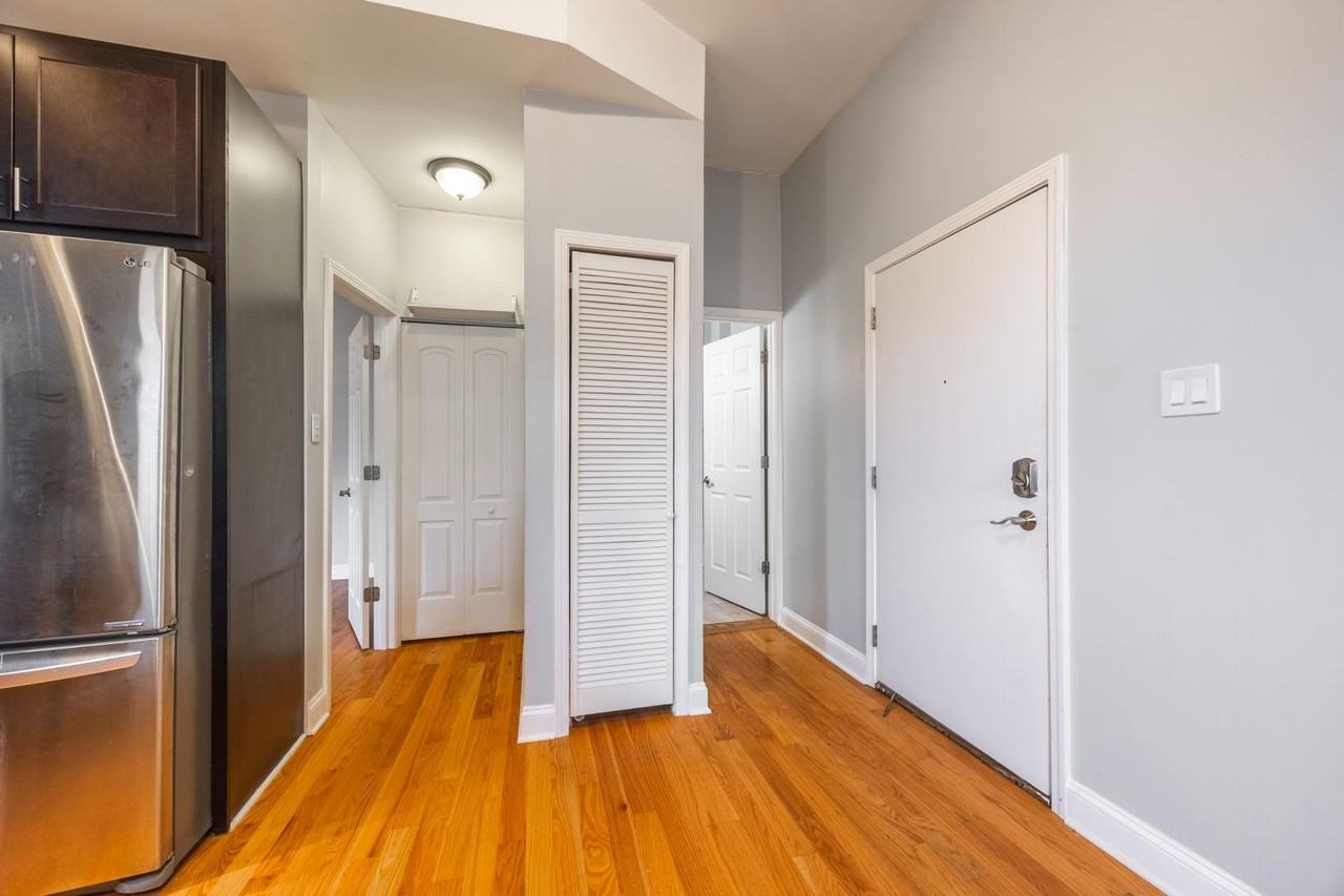 2124 N Milwaukee Ave #3R - Photo 3 of 14