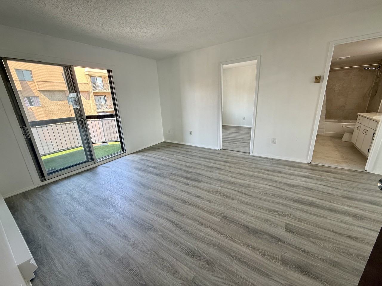3016 Boulevard Tessier #3016 - Photo 2 of 19