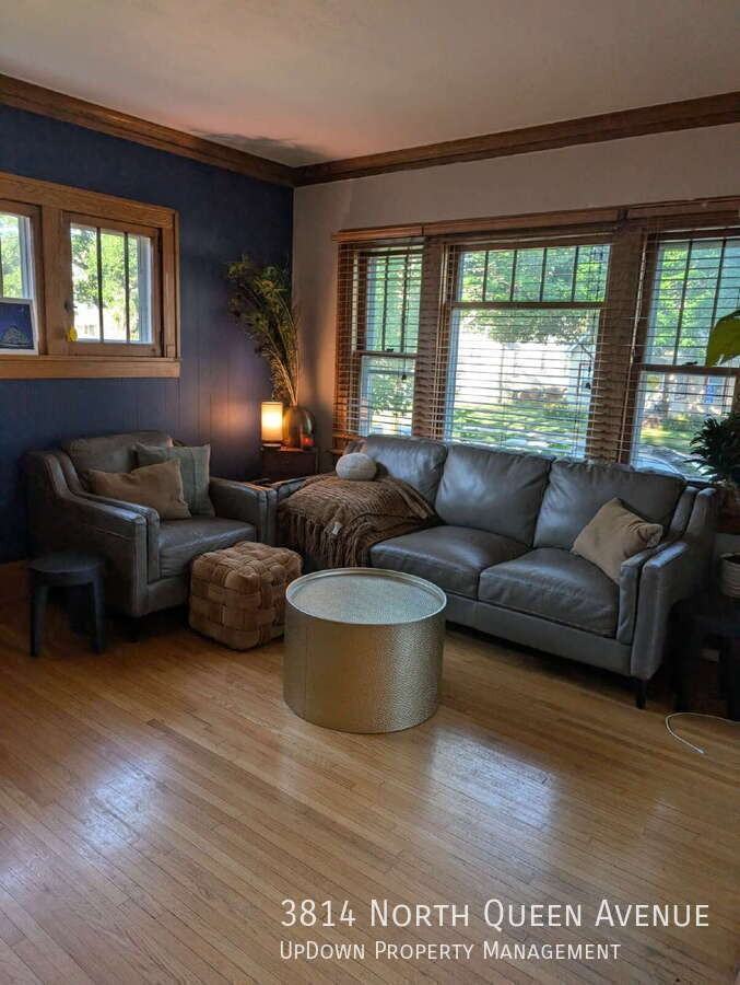 3814 Queen Ave N - Photo 5 of 27