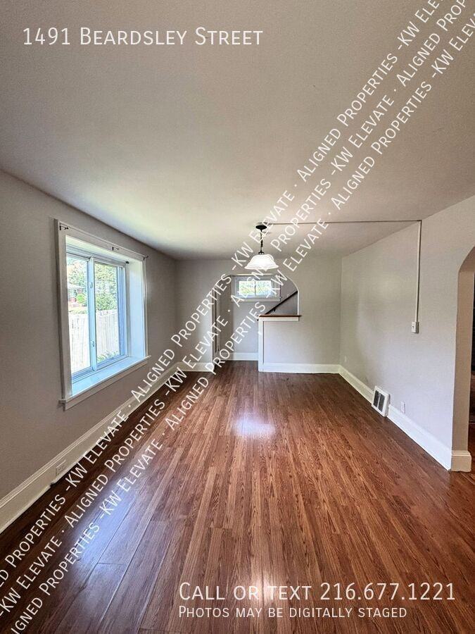 1491 Beardsley St - Photo 3 of 21