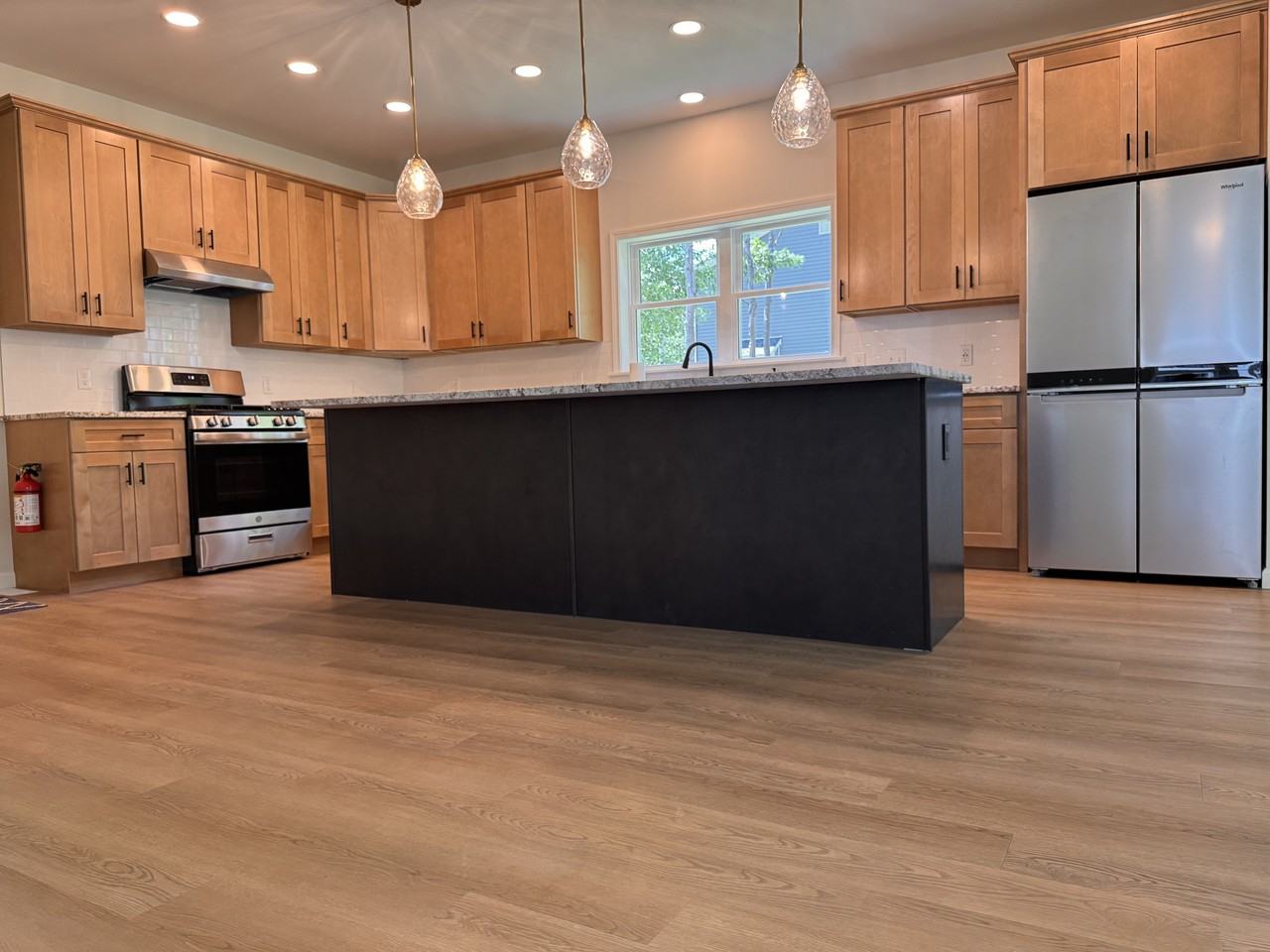 904 Calvin St #NA - Photo 6 of 25