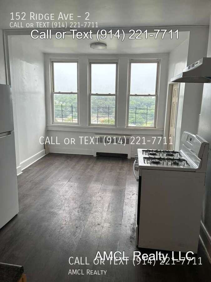152 Ridge Ave #2