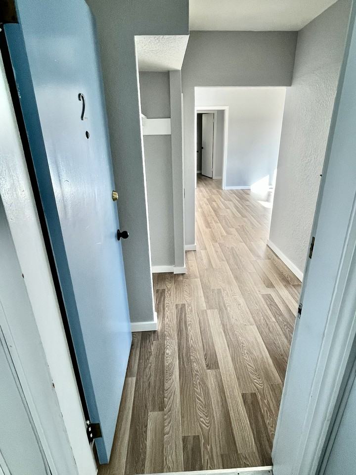 11235 117 St Nw - Photo 5 of 24