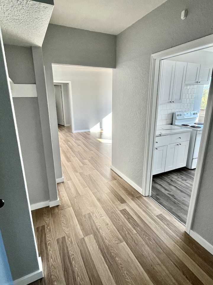 11235 117 St Nw - Photo 6 of 24
