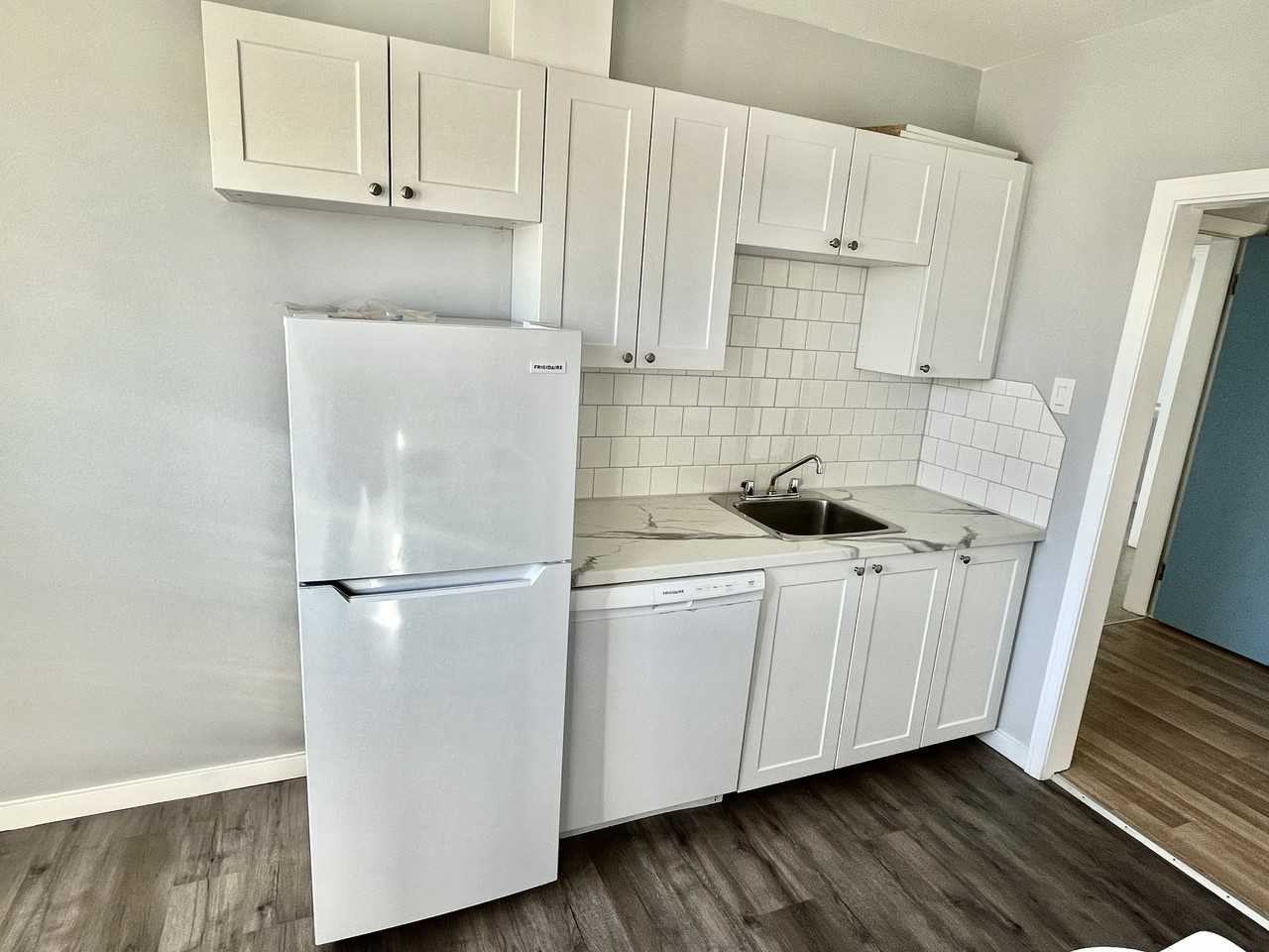 11235 117 St Nw - Photo 7 of 24