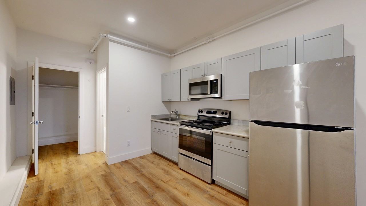 2847 Folsom St #8 - Photo 2 of 8