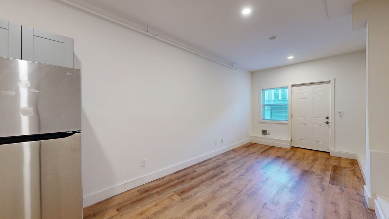 2847 Folsom St #8 - Photo 4 of 8