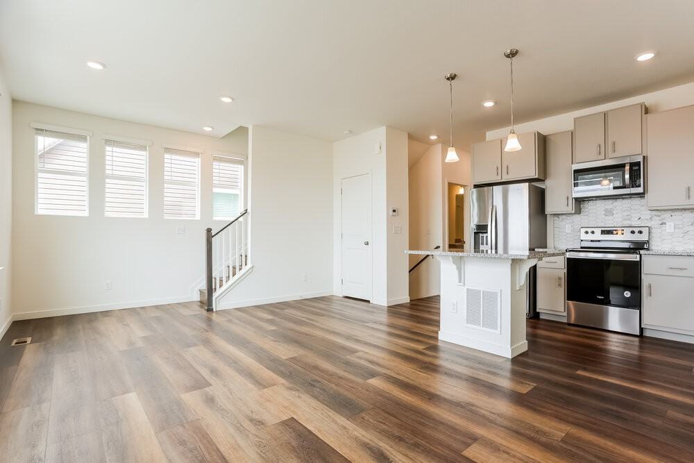 4742 Tower Ct - Photo 5 of 18
