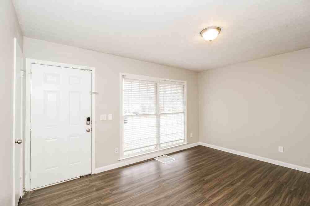 479 Clara Dr - Photo 5 of 16