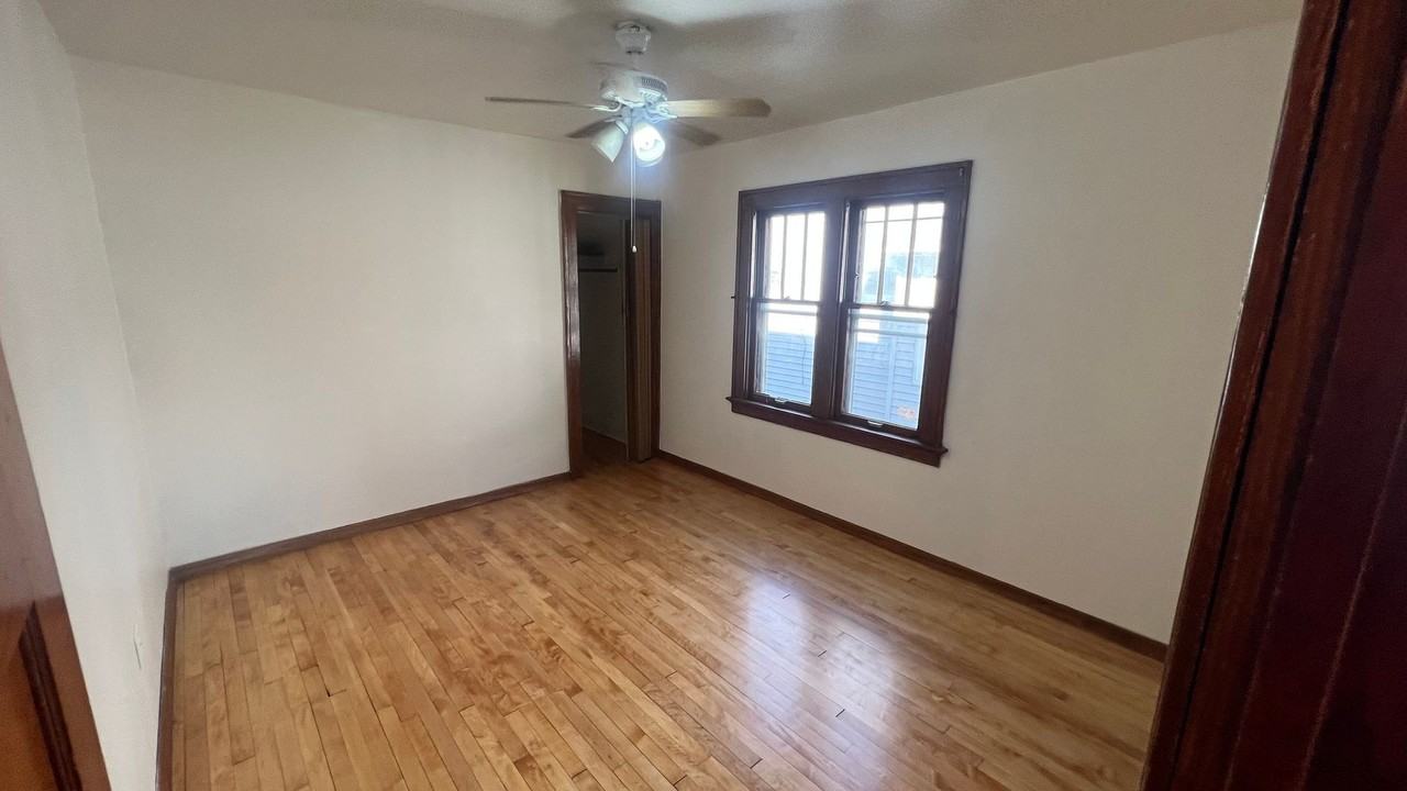 3950 N 11th St - Photo 4 of 16