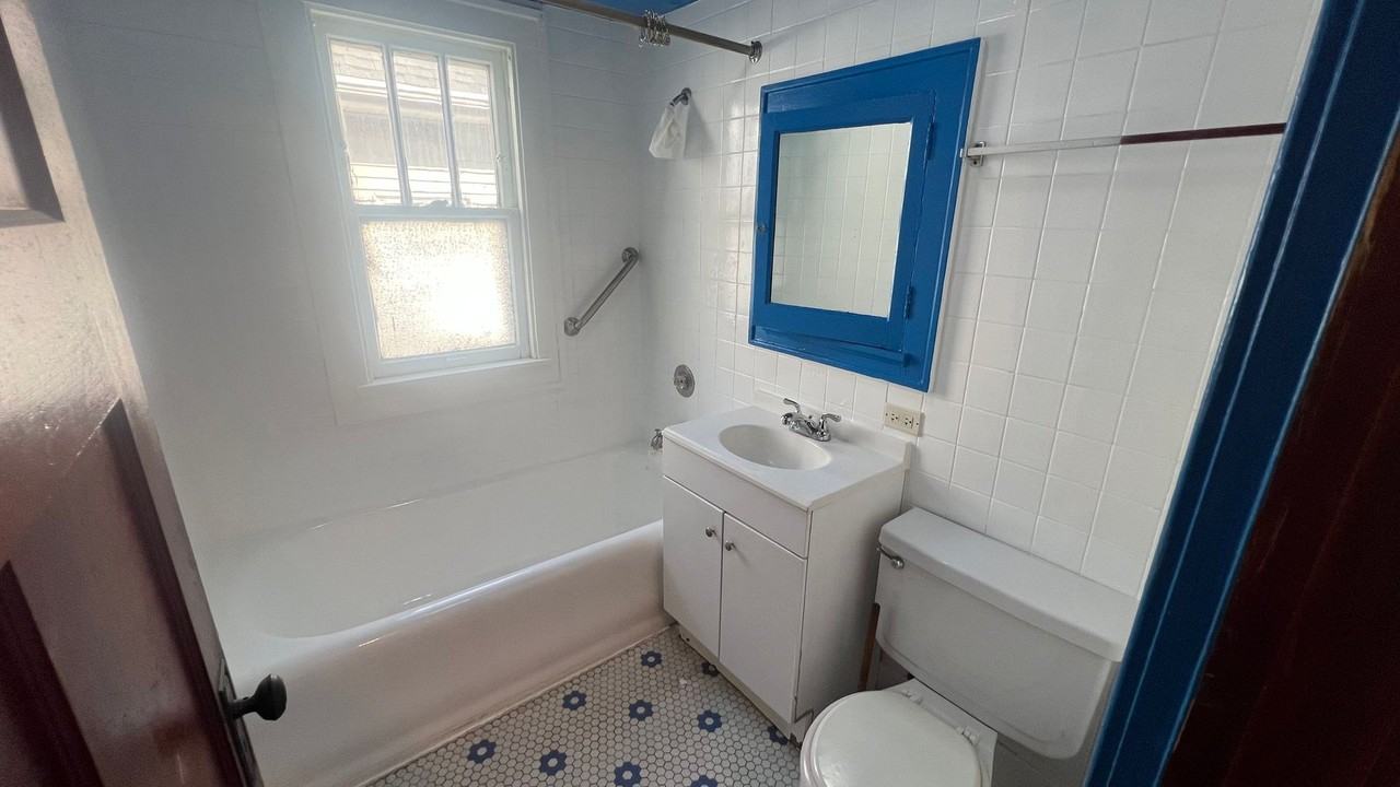 3950 N 11th St - Photo 6 of 16