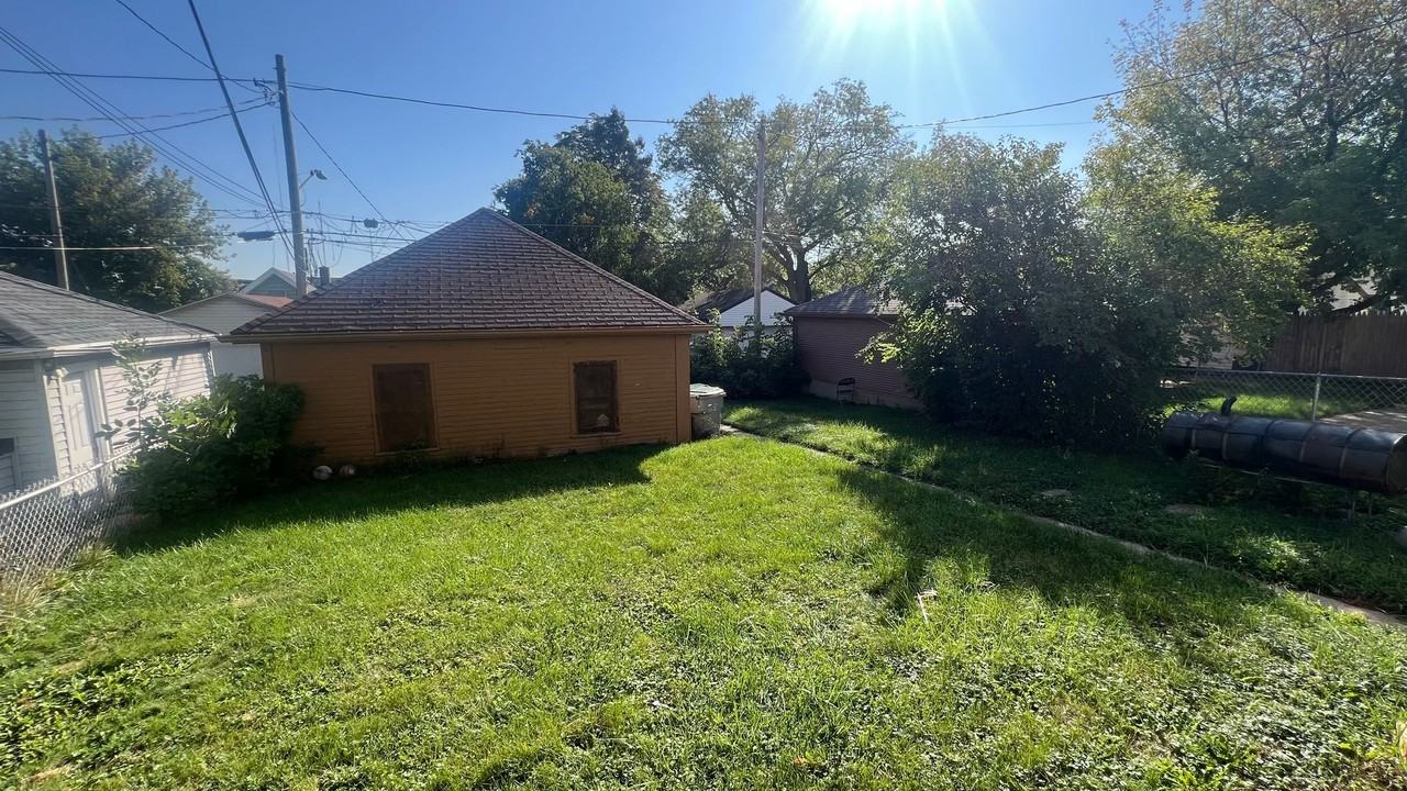 3950 N 11th St - Photo 7 of 16