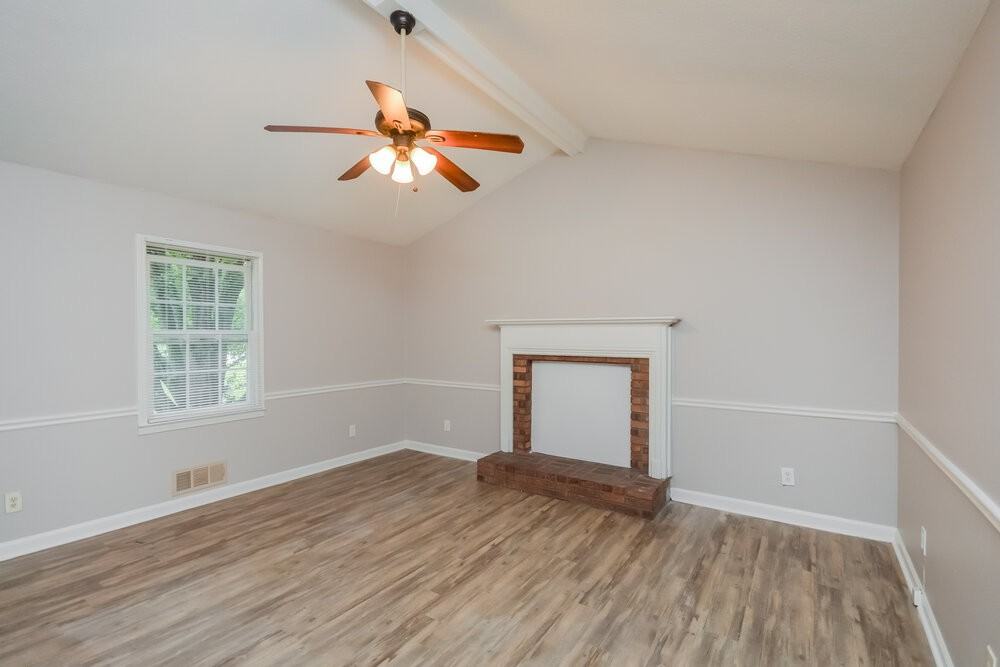 1589 Cherry Hill Ln Sw - Photo 4 of 17