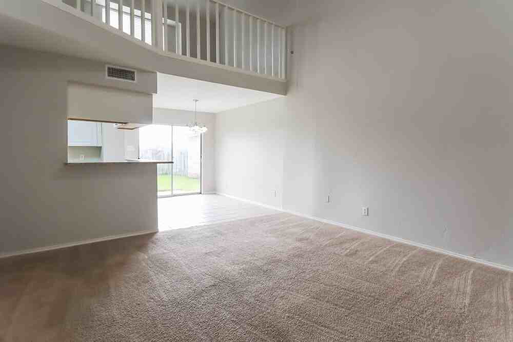 16111 Rosenridge Dr - Photo 3 of 22