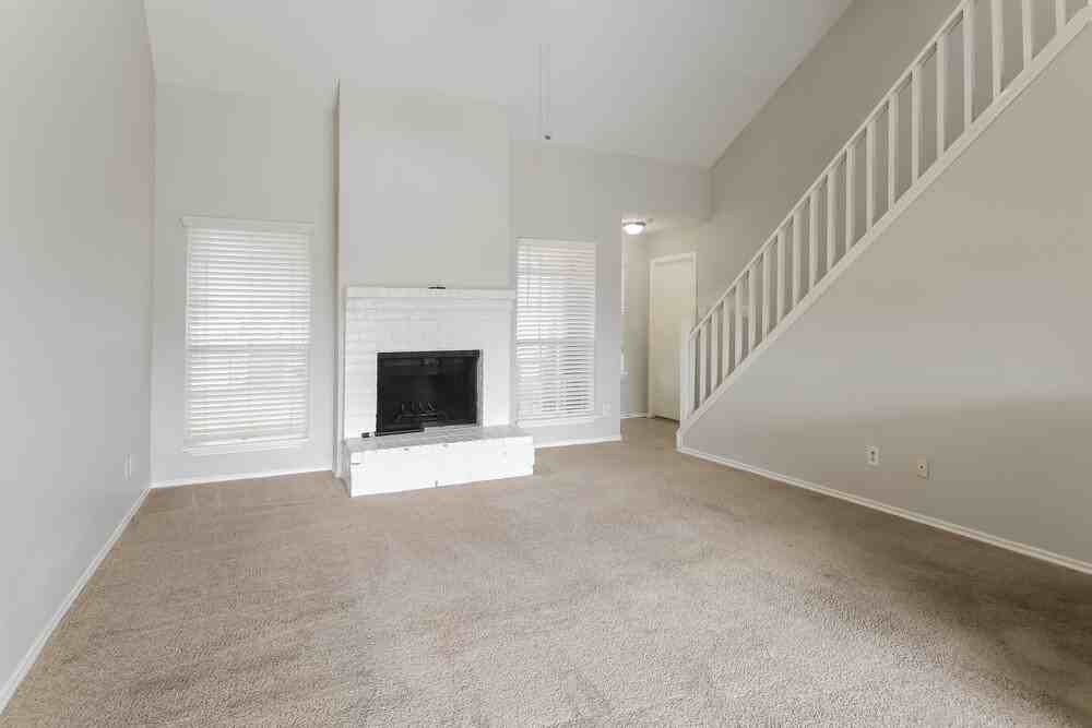 16111 Rosenridge Dr - Photo 4 of 22