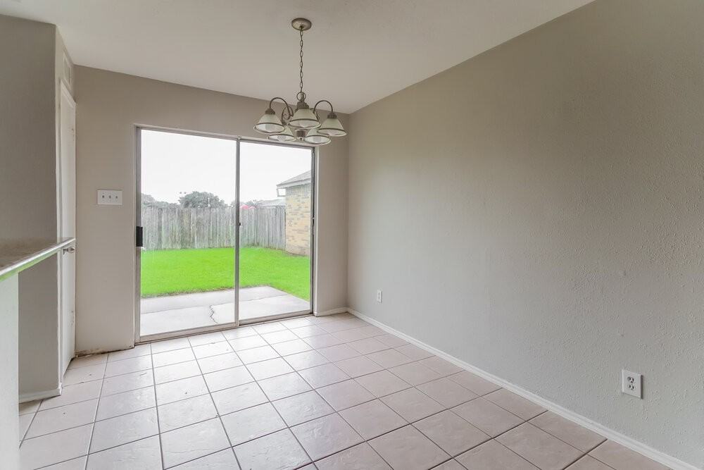 16111 Rosenridge Dr - Photo 5 of 22