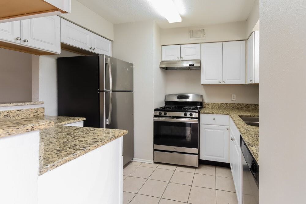 16111 Rosenridge Dr - Photo 6 of 22