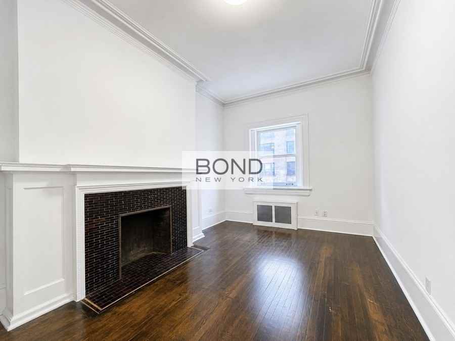 1134 Madison Ave #F - Photo 2 of 7