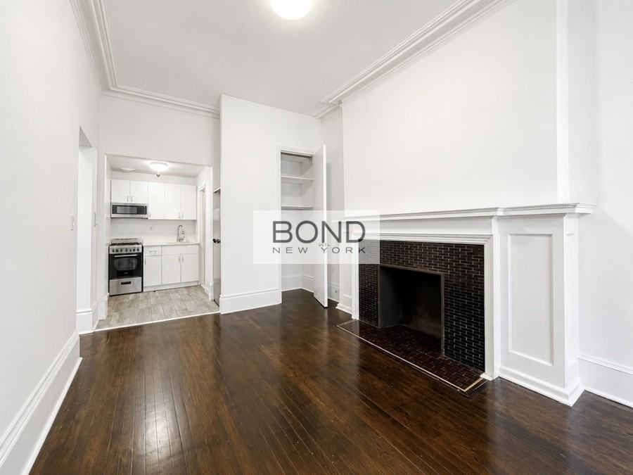 1134 Madison Ave #F - Photo 3 of 7