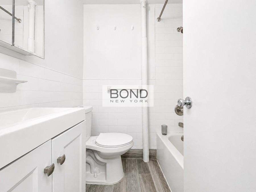 1134 Madison Ave #F - Photo 5 of 7