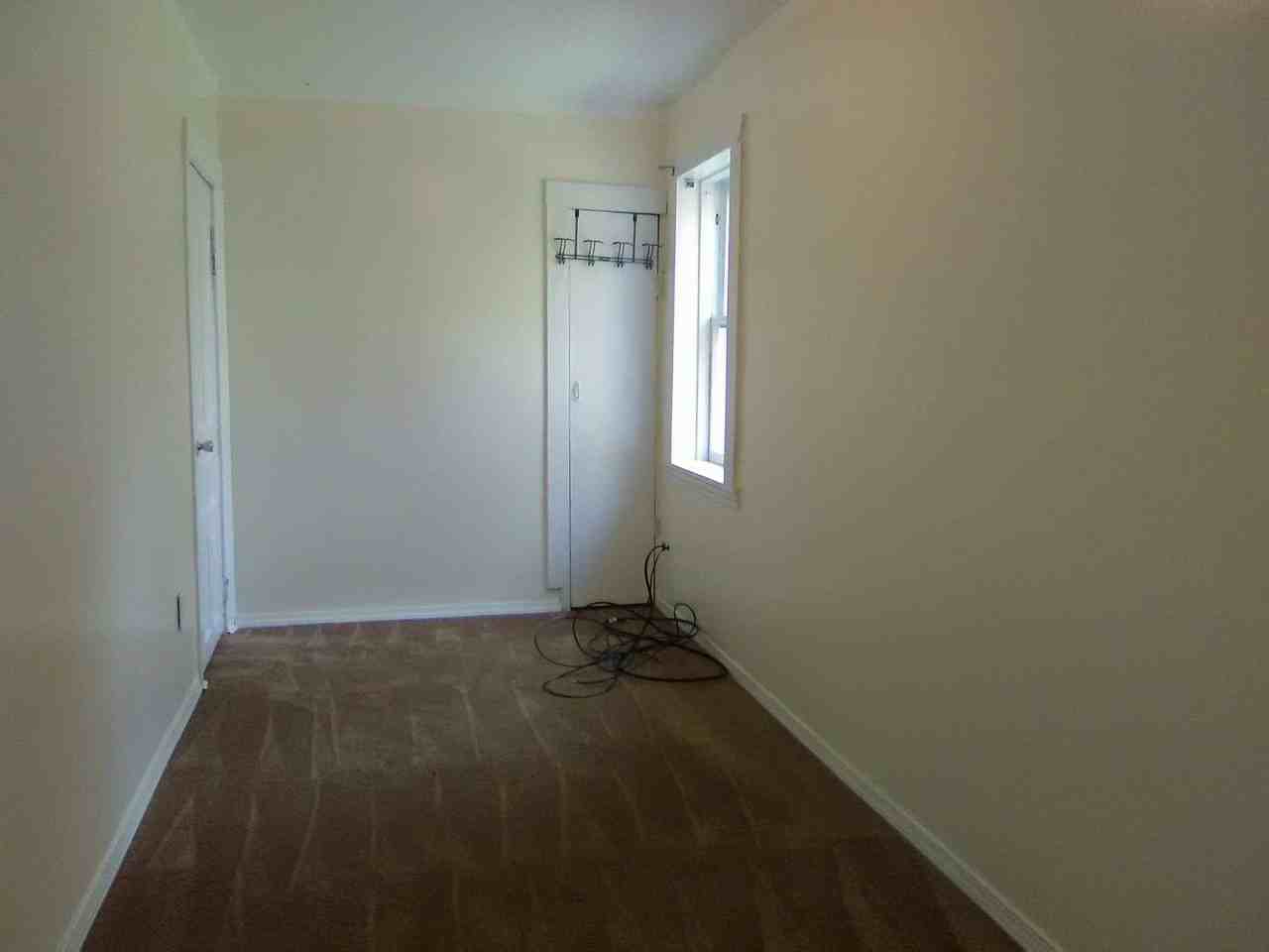 3011 S Arch St - Photo 3 of 14