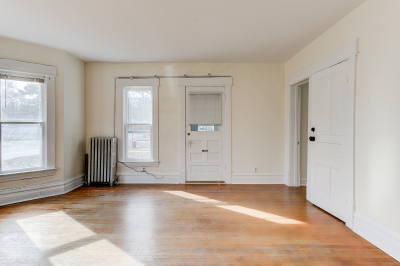 302 W 15th St #1 - Photo 3 of 15