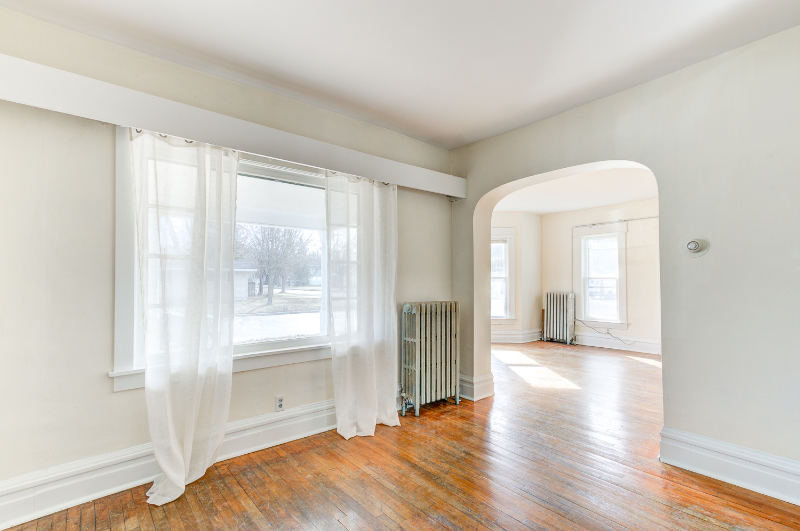 302 W 15th St #1 - Photo 4 of 15