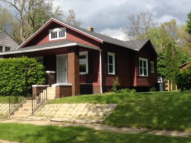 1016 Foster St - Photo 2 of 12