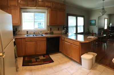 1016 Foster St - Photo 6 of 12