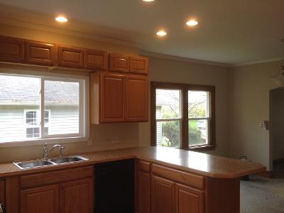 1016 Foster St - Photo 7 of 16