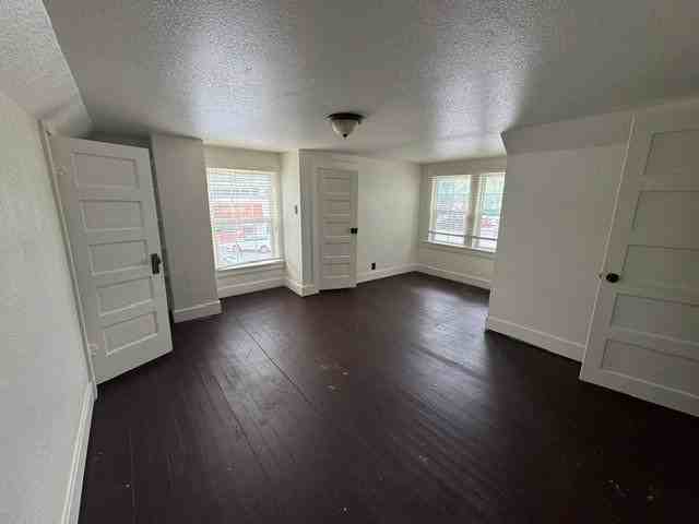 123 W Phoenix Ave - Photo 4 of 11