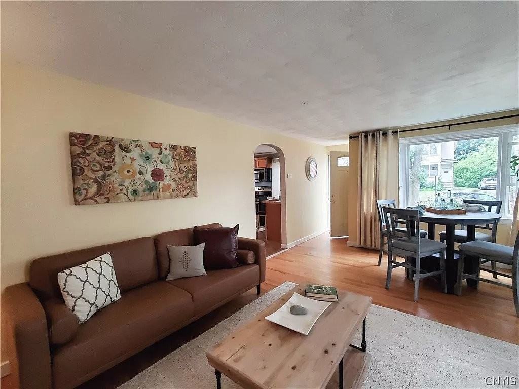 1129 N Glencove Rd - Photo 6 of 19