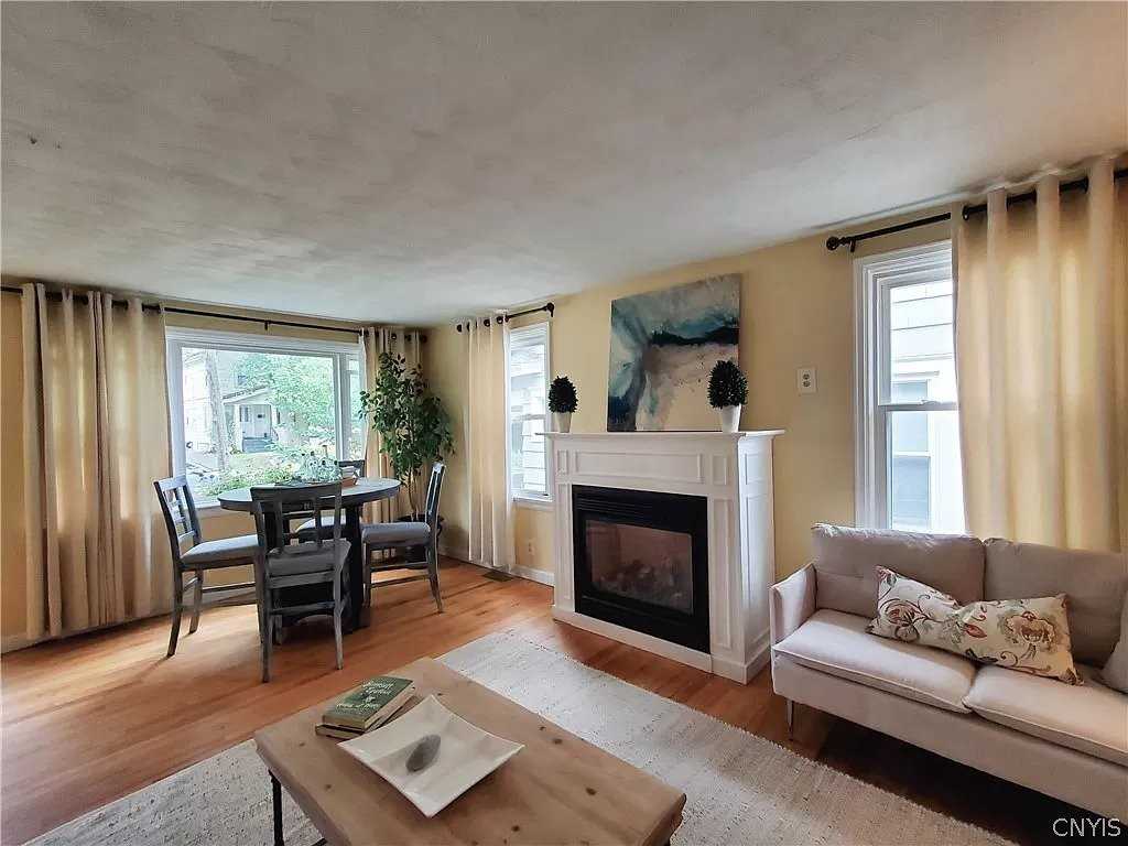 1129 N Glencove Rd - Photo 7 of 19