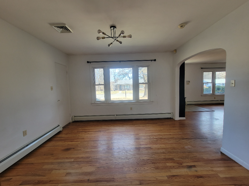 151 Huston Ave - Photo 4 of 12