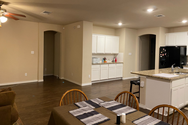 3105 Armstrong St #1 - Photo 2 of 11