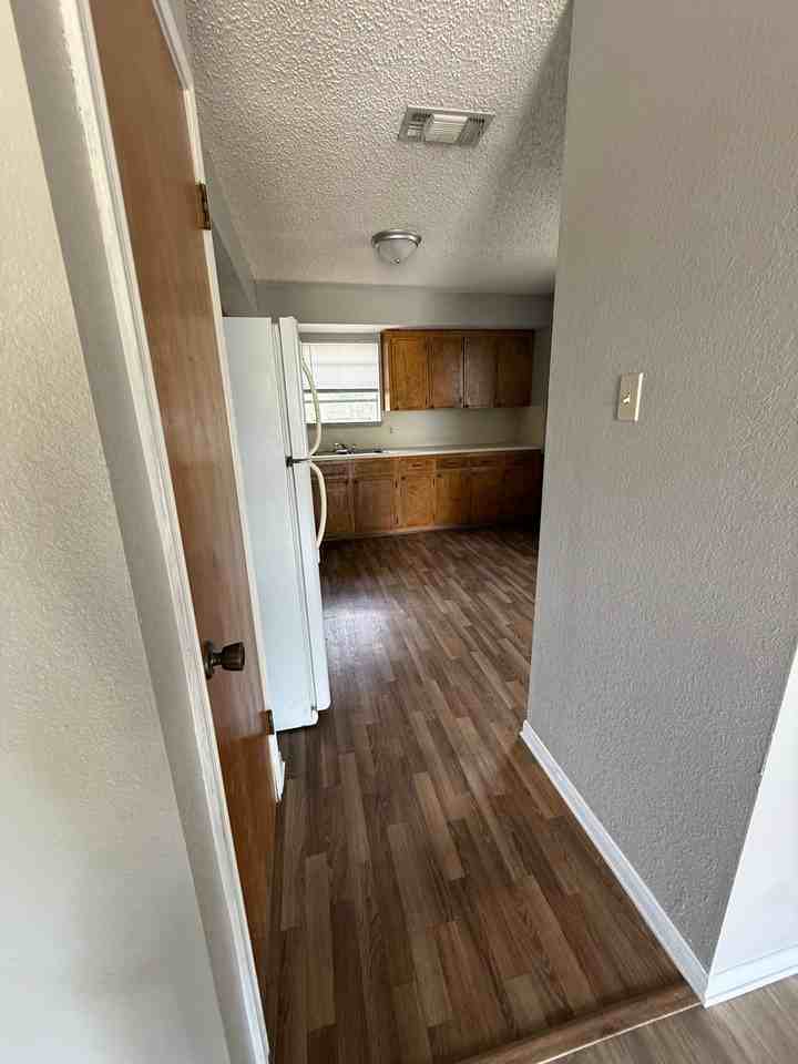 401 N 4th St #F - Photo 5 of 14