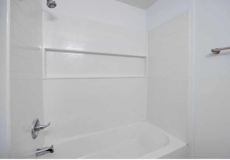 2038 Southern Ave #4 - Photo 5 of 7