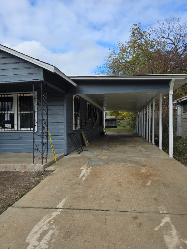 339 Leroux St - Photo 4 of 10