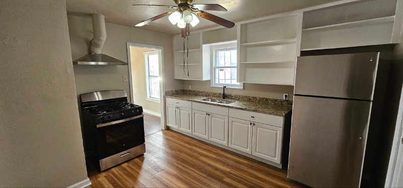 339 Leroux St - Photo 7 of 10