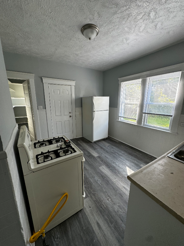 1189 E 84th St #1 - Photo 4 of 7