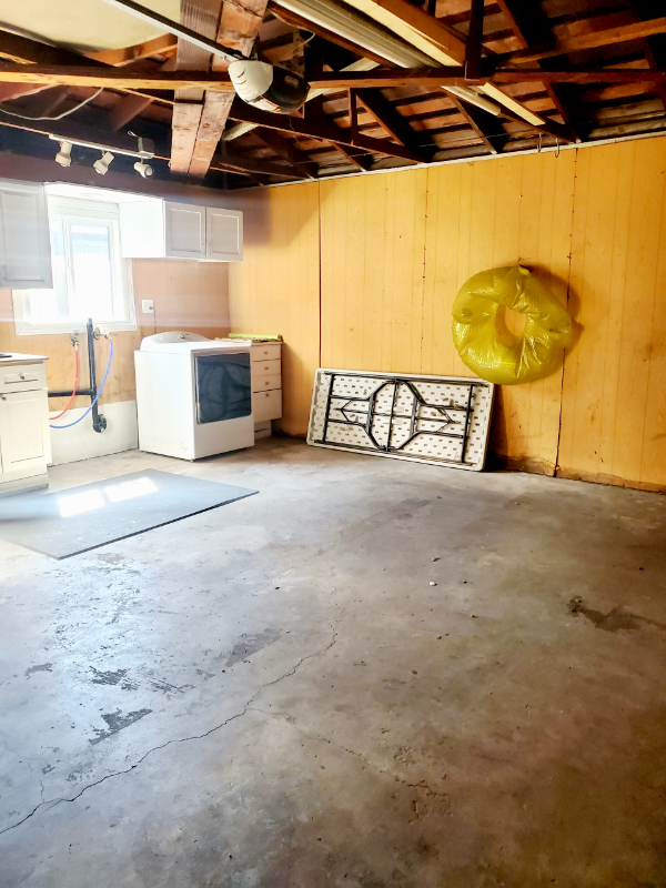 431 E Michelle St - Photo 3 of 20
