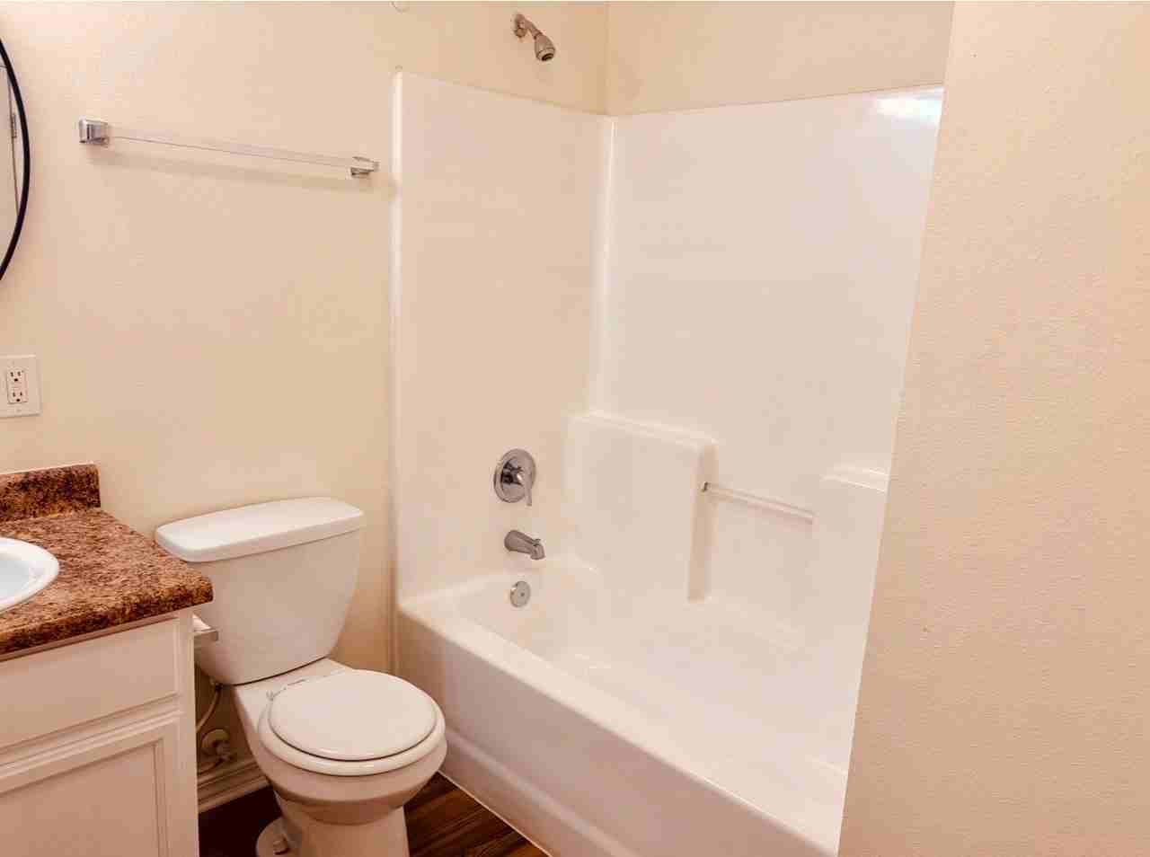 965 Middle Ln - Photo 6 of 7