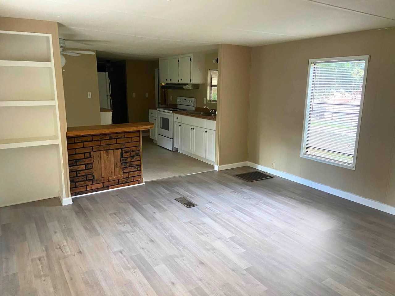 110 Woodland Dr - Photo 2 of 8