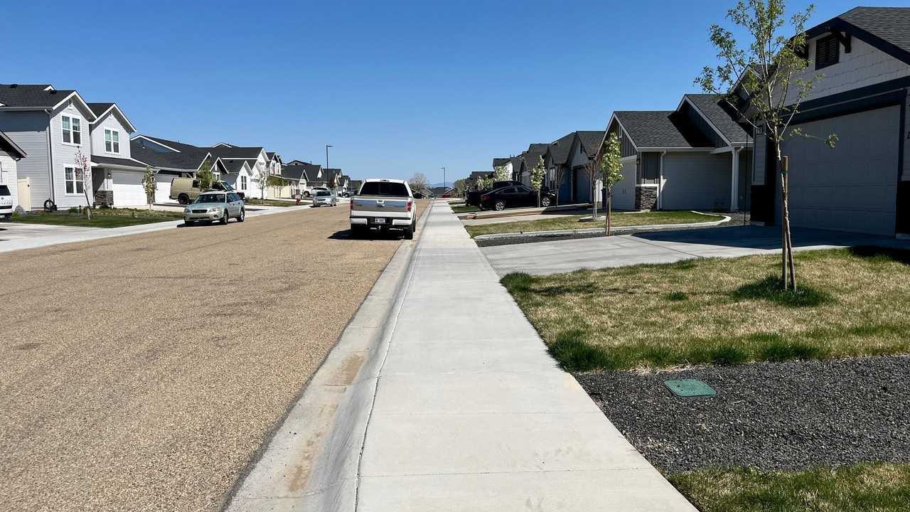 12453 Smugglers Basin St - Photo 2 of 20