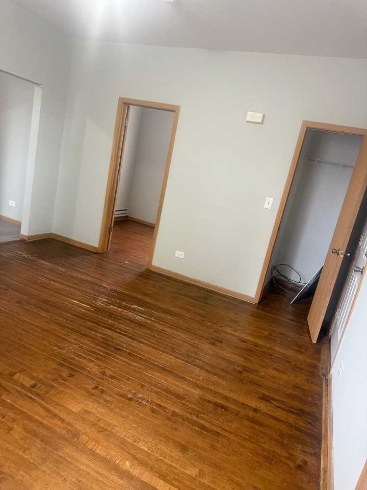 6223 S Major Ave #2R - Photo 7 of 9