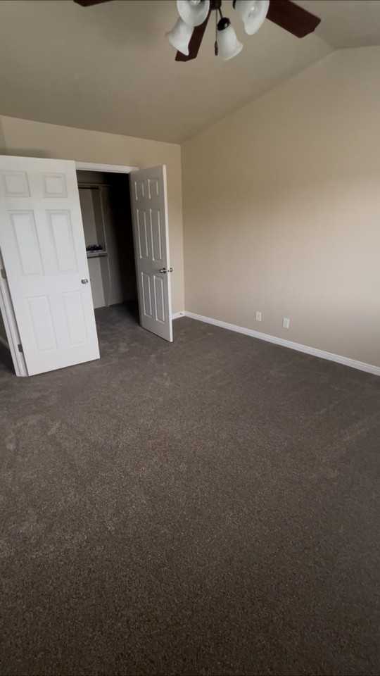 2435 Charleston Ave - Photo 6 of 13