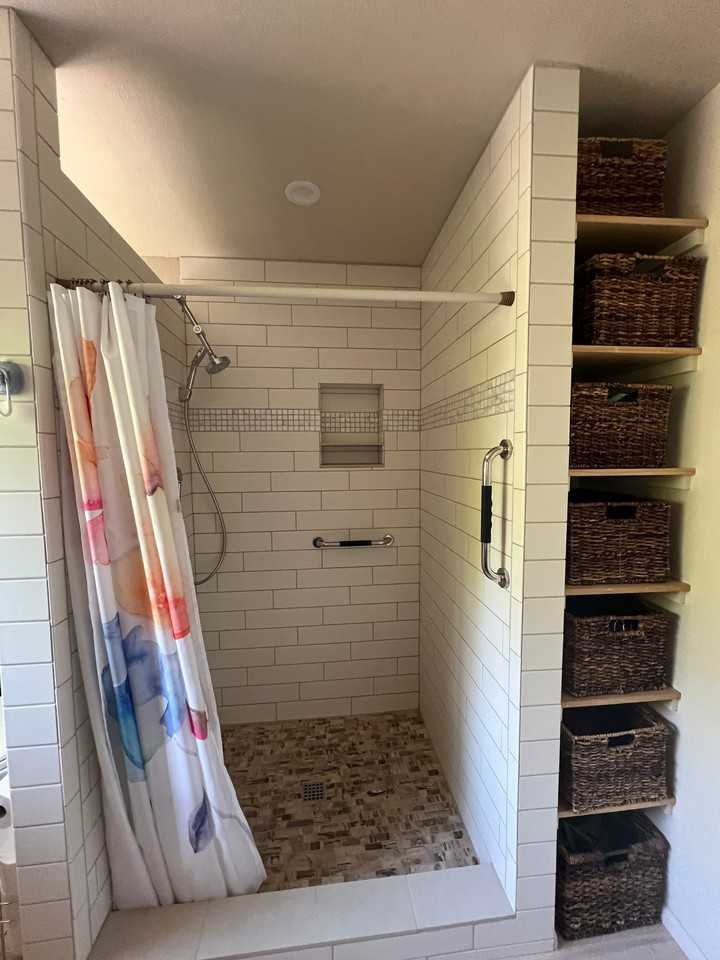 7840 Valentine Ave - Photo 4 of 14