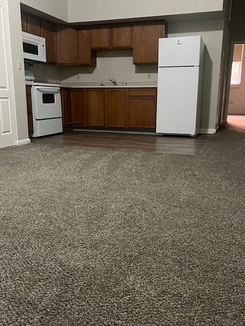 316 W Walnut St #116 - Photo 3 of 6